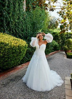 'Abril Wedding Dress