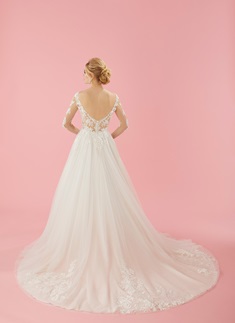 'Evelyn Wedding Dress 