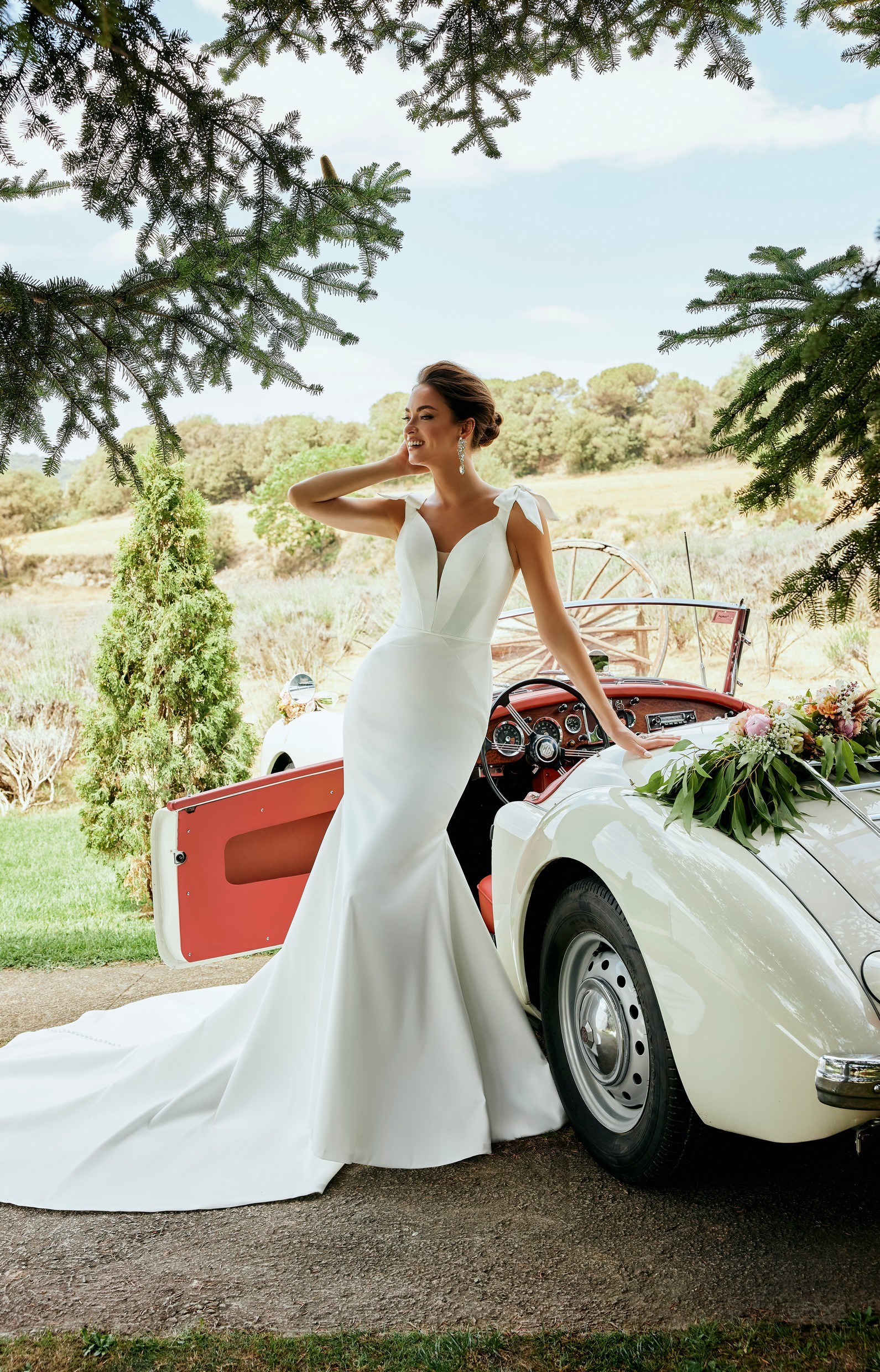 GLORY Wedding Dress by Aire Barcelona Beach Wedding | The Dressfinder (the  US & Canada)